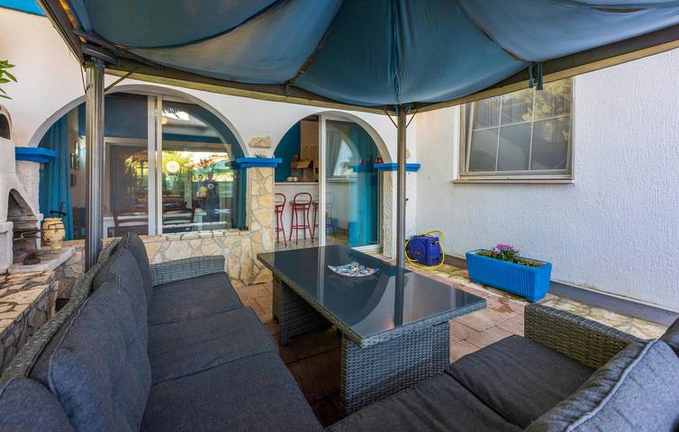 Ganze Ferienwohnung, Gemütliche Ferienwohnung in Strandnähe mit WLAN, Klimaanlage und Terrasse in Banjole, Südküste Istrien