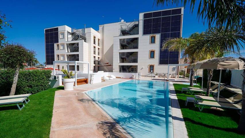 Hôtel pour 4 personnes, avec bassin pour enfant et piscine ainsi que sauna et jardin, animaux acceptés