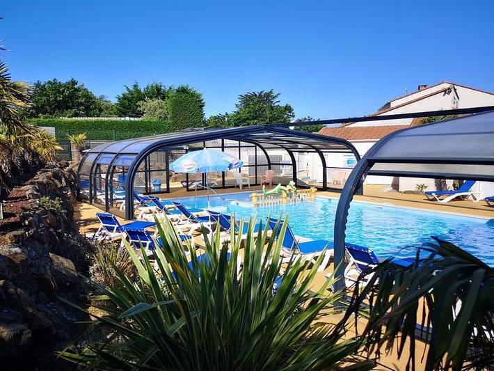 Camping pour 3 personnes, avec Bassin pour enfant et Piscine à Saint-Vincent-sur-Jard