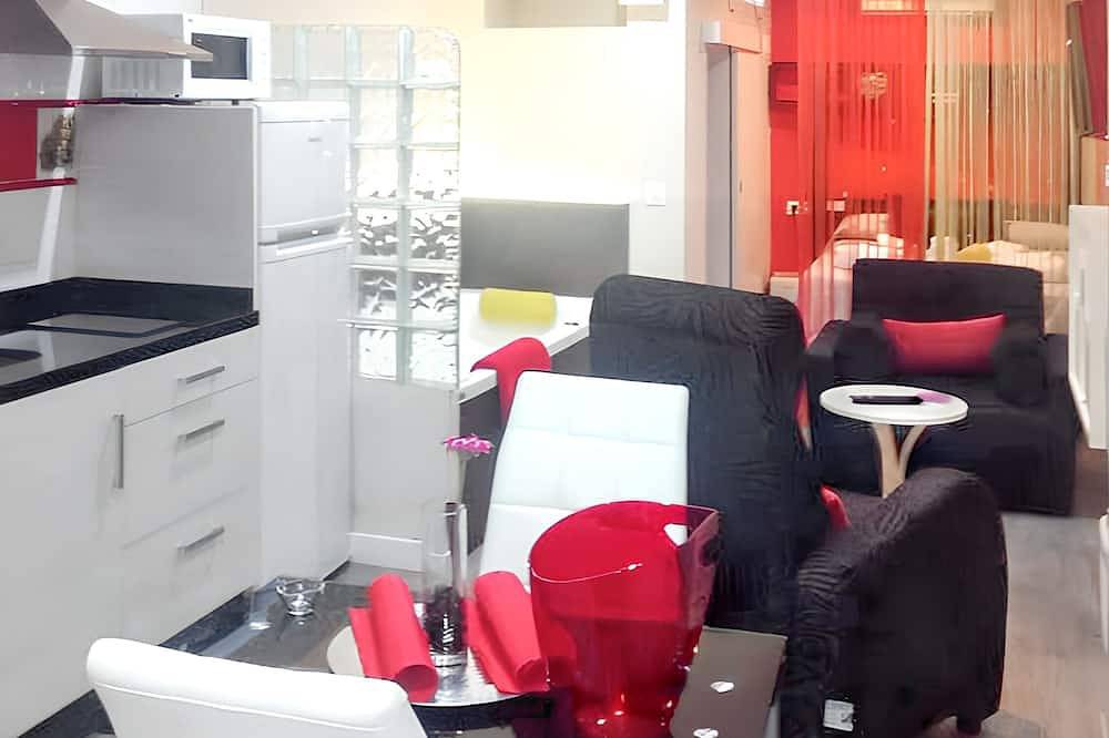 Entire apartment, Homerez - Cosy Apartment in Ubrique with View in Ubrique, White Villages