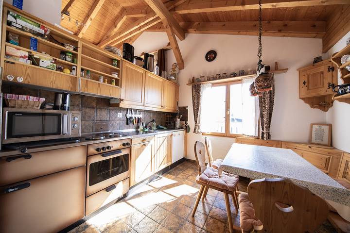 Ferienhaus für 8 Personen, mit Balkon und Terrasse sowie Garten in Alvaneu