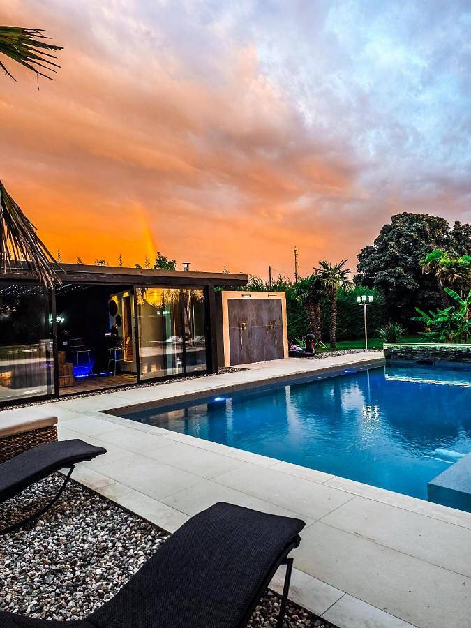 Ferienwohnung für 2 Personen, mit Pool und Whirlpool sowie Sauna und Garten - 1