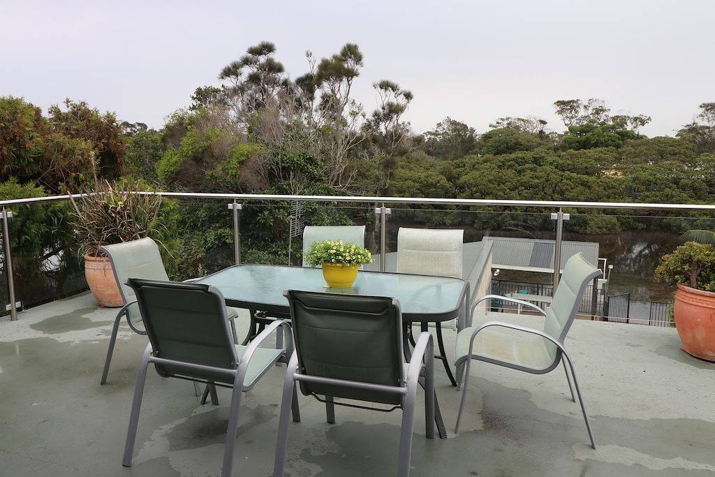 Silver Waters -Large Family Home to Retreat, Unwind and Relax - Close to Beaches in Currarong, Jervis Bay