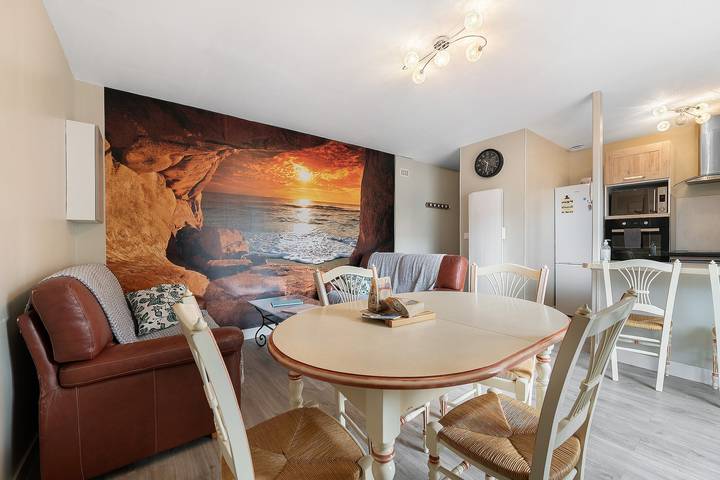 L'Albatros – Holiday Home for 5, 2 Bedrooms, 400 m from the Sea in Saint-Martin de Bréhal, Bréhal