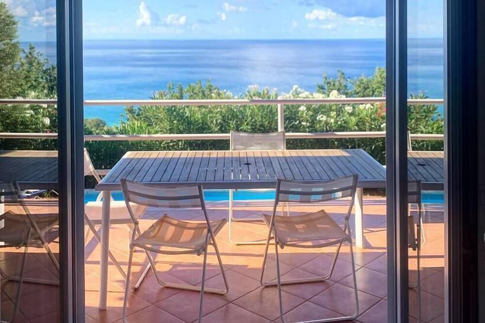 Villa Margherita N. 14 with Private Swimming Pool - 1 Km from the beach in Tyrrhenian Coast Kalabria