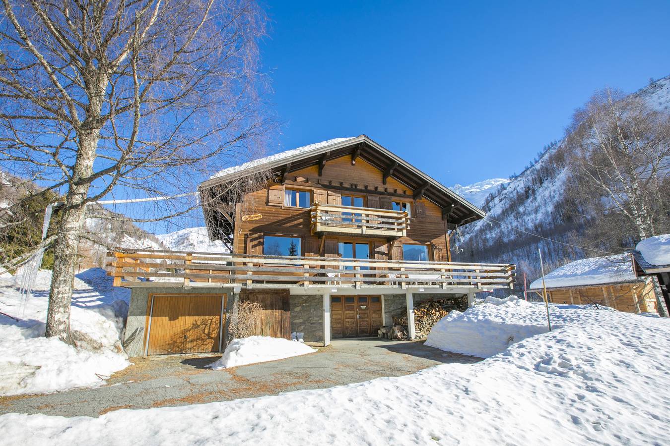 Montblanc Alpine Ski & Sauna Retreat in Les Grandes Montets, Chamonix