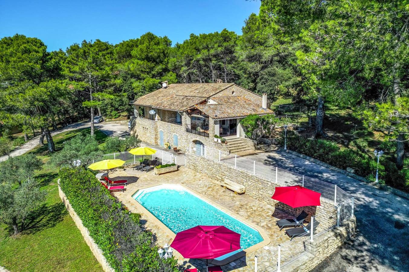 Villa Cheval Blanc by Villa Plus in Cheval-Blanc, Parc naturel régional du Luberon