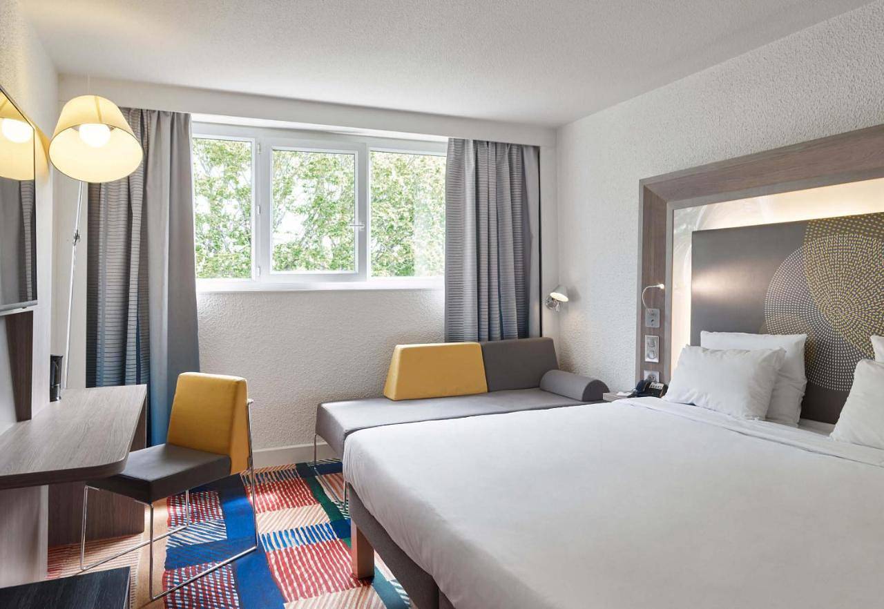 B&B Hotel Cergy Port 4 étoiles in Cergy, Val-d'Oise