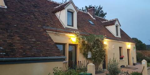 Gîte pour 6 personnes, avec sauna ainsi que terrasse et jardin dans Rémalard-en-Perche