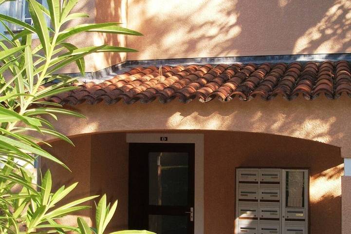 Appartement entier, Studio-cabine en Rdj, les pieds dans l'eau ! in Saint-Raphaël, Côte méditerranéenne (France)