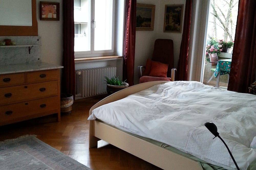 Entire apartment, Hottingen: 3 lg. Br, 3  Bath, wash/dr., elegant, bright, spacious Apt. for 6 - 7 in Zürich 32 Neumünster, Zurich