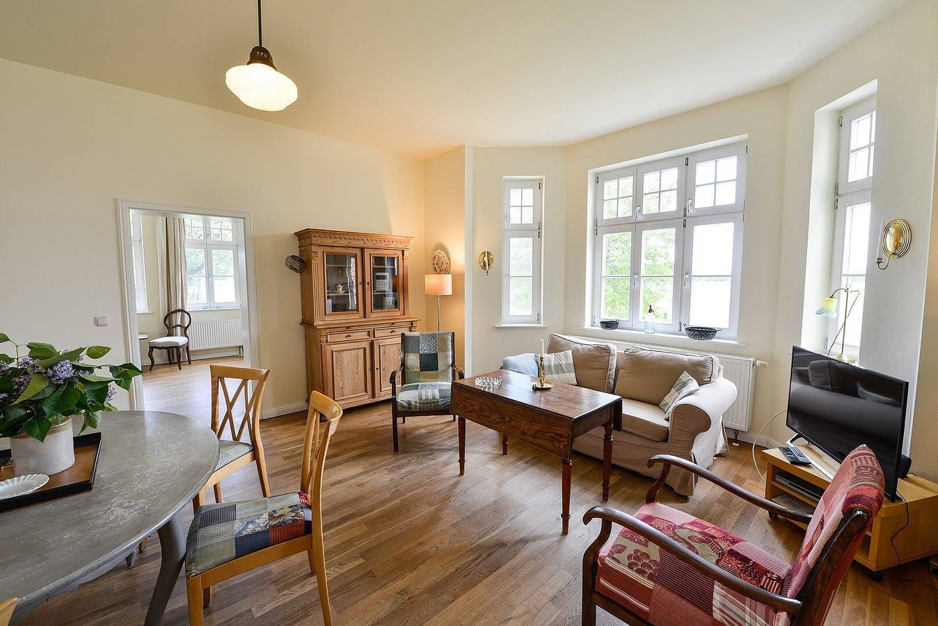 Ganze Wohnung, Ferienwohnung "Gut Grubnow Rügen - 3" mit Seeblick, Gemeinschaftsterrasse und Wlan in Neuenkirchen (Rügen), Rügen