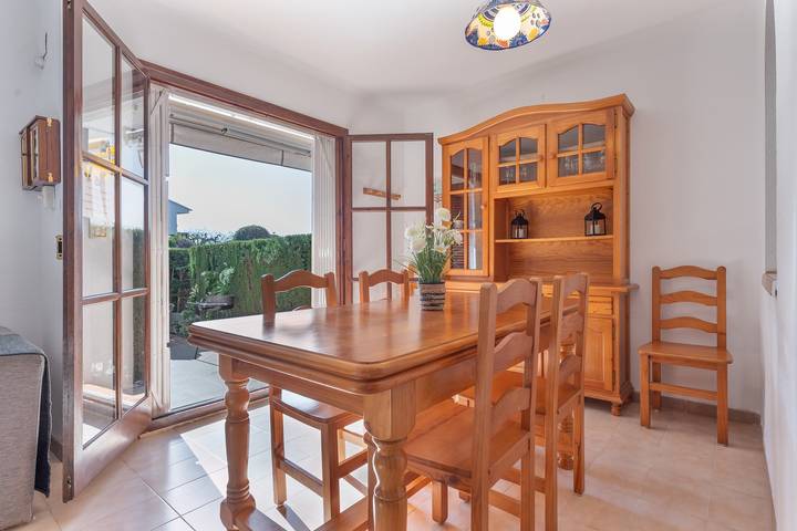 Apartamento entero, Apartamento 'Casita Blanca Frente al Mar' con vistas al mar, piscina , Aire Acondicionado y Wi-Fi in Cala dels Vienesos (Miami Playa), Miami Playa
