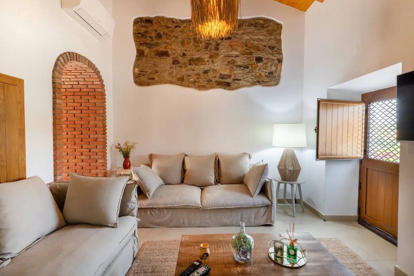 Holiday Home 'Casa Do Avô - Vale Luís Neto' with Mountain View, Wi-Fi and Air Conditioning in Salir, Faro District