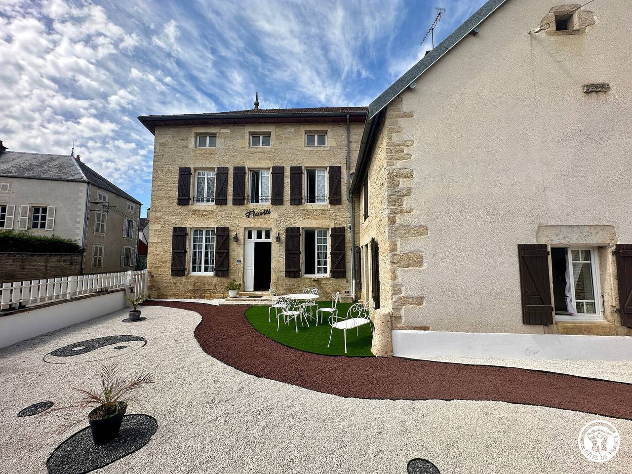 Maison conviviale près rivière, parking, animaux Ok - 12 pers. in Brion-sur-Ource, Région de Montbard