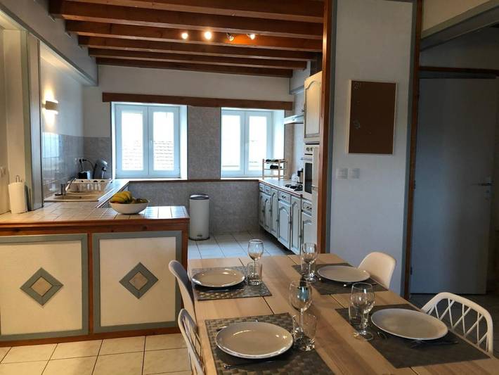 Gîte pour 14 personnes, avec vue et jardin, adapté aux familles à Étoges