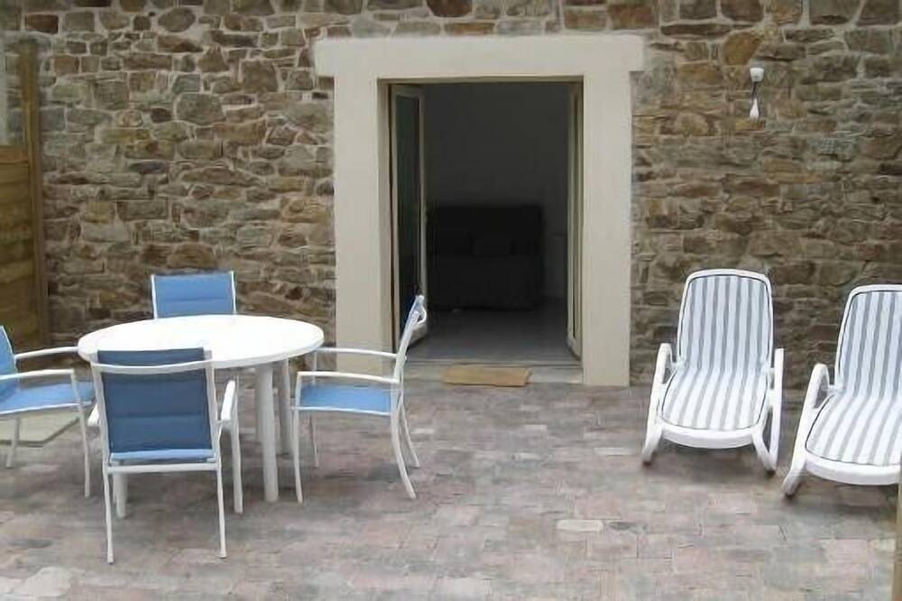 Appartement entier, Appartements calmes, proche Golfe du Morbihan, pour 4 à 5 personnes in Arradon, Côte des Mégalithes