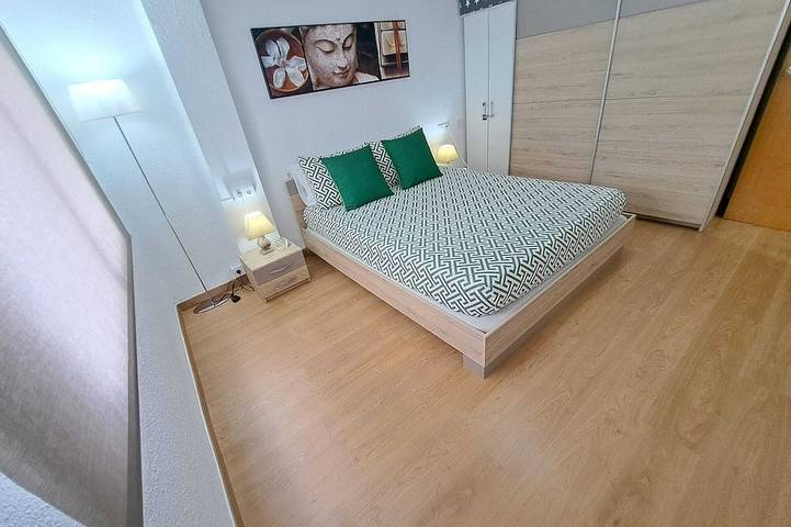 Entire apartment, Cozy Central Apartment in Valencia + WiFi + Netflix. in l'Olivereta, Valencia