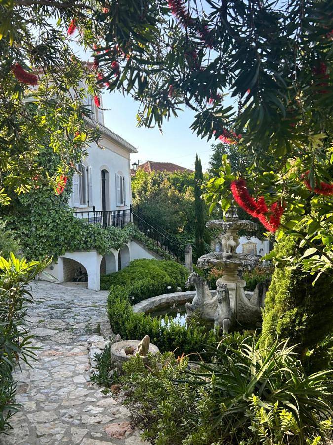Gîte pour 2 personnes, avec piscine ainsi que vue et jardin dans Torres Novas - 4