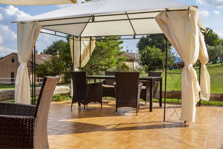Villa Domus in Falerone, Provincia di Fermo