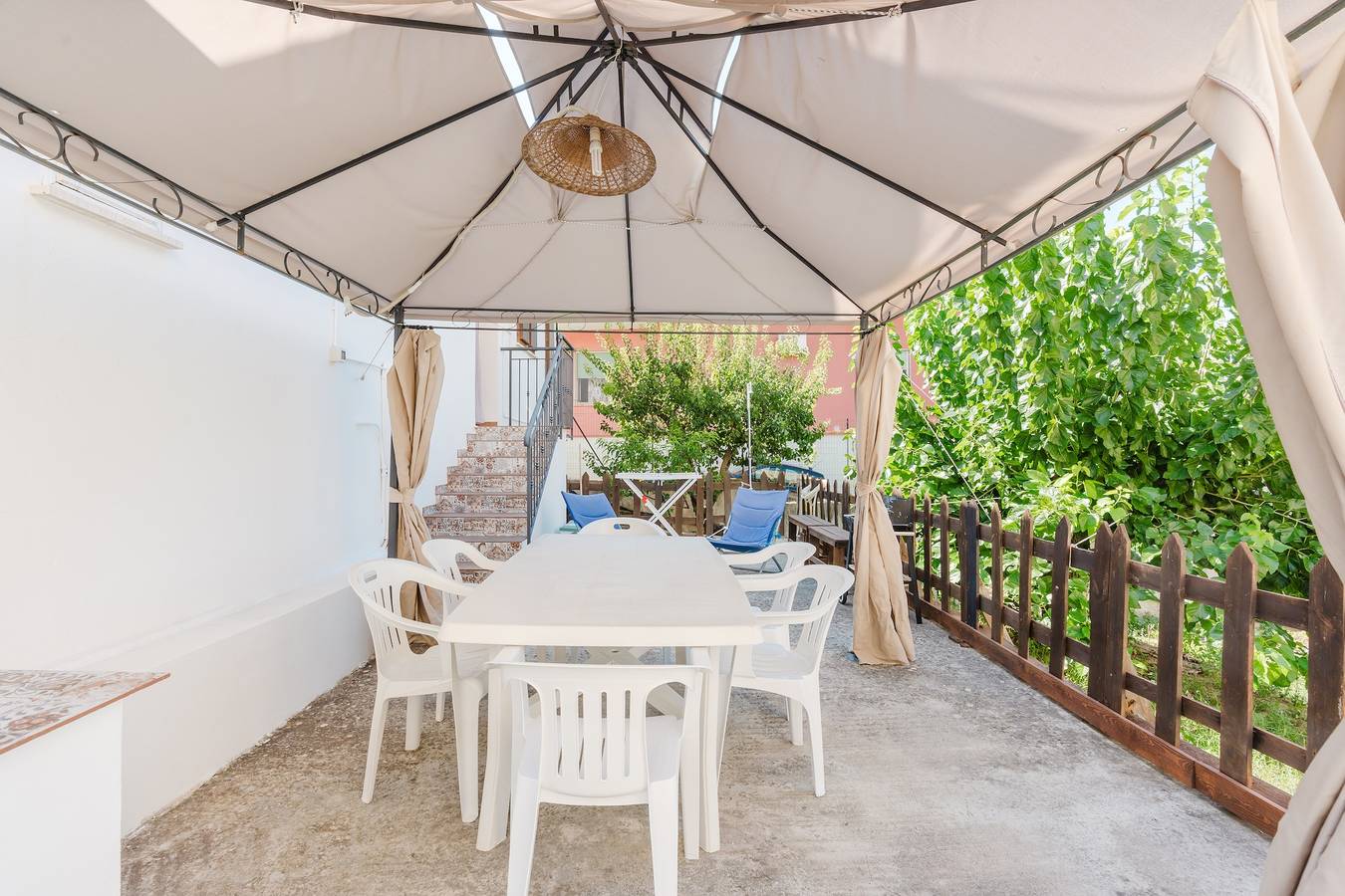 Appartement entier, Appartement 'Sea Nest - Giardino E Spiaggia' avec terrasse, Wi-Fi et climatisation in Balestrate, Province de Palerme