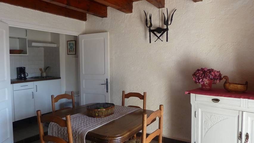 Gîte pour 4 personnes, avec terrasse à Les Bondons - 3