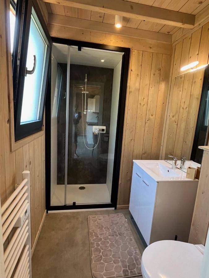 Camping pour 4 personnes, avec Jacuzzi et Terrasse ainsi que Jardin et Piscine dans l' Aisne - 4