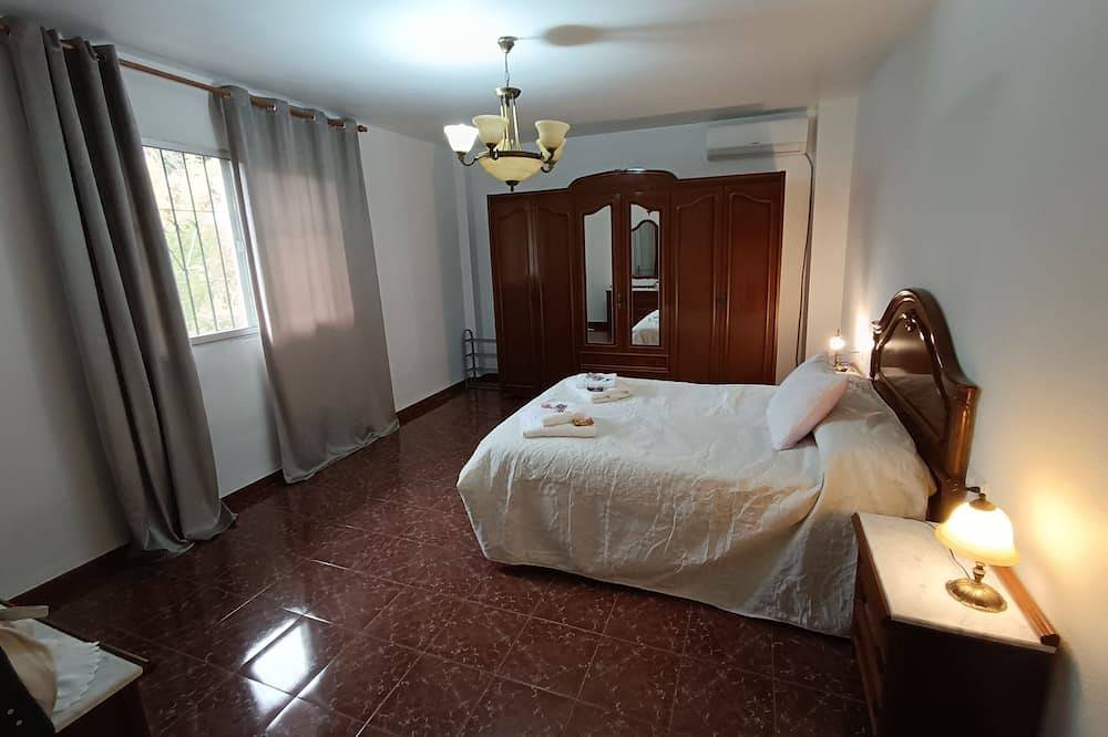 Chalet Venta del Aire Cortijo Terrón, ideal para familias y grupos, capacidad 15 in Lanjarón, Provincia de Granada