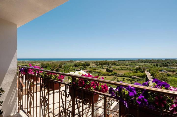 B&b per 3 persone, con terrazza e panorama in Posada