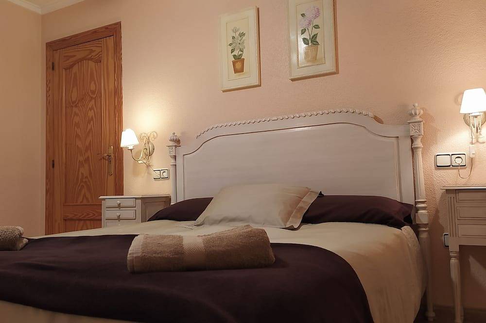 Casa Rural Axier-Chalet con Piscina privada, de 10 a 15 Huéspedes in Biar, Interior de Alicante