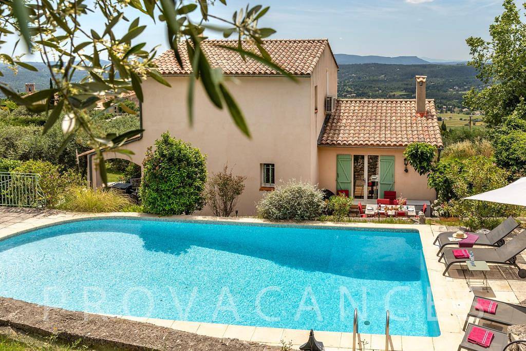 Holiday house with pool within walking distance to Fayence in Fayenza, Region de Draguignan