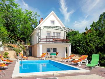 Ferienhaus für 8 Personen, mit Balkon und Garten sowie Seeblick in Plattensee Ostufer