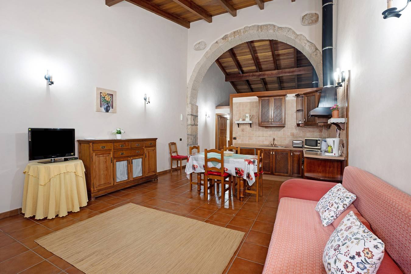 Entire apartment, Vacation Apartment 'Finca La Bonita Ap M1' with Shared Pool, Shared Terrace and Wi-Fi in Arona, South Tenerife