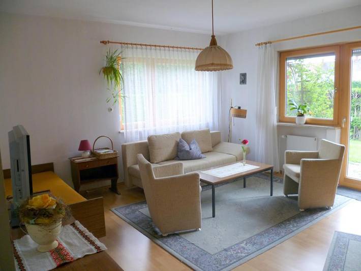 Ferienwohnung für 5 Personen, mit Terrasse und Garten sowie Ausblick in Tussenhausen - 2