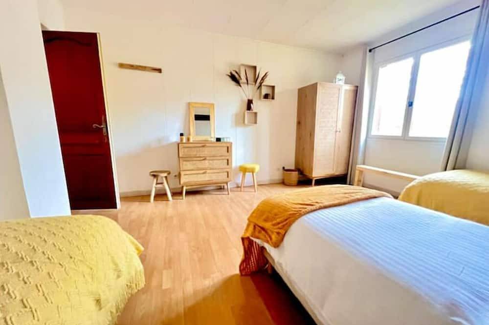 Chalet Acacia au calme 1h30 de Paris in La Selle-en-Hermoy, Région de Montargis
