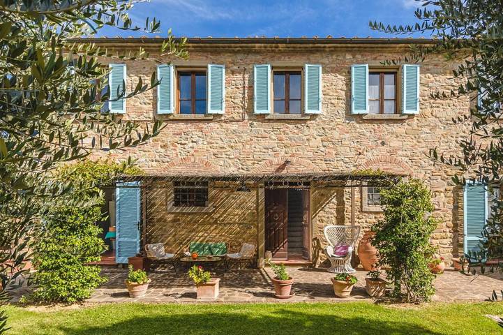 Ferienhaus für 22 Personen, mit Terrasse und Garten sowie Pool und Ausblick