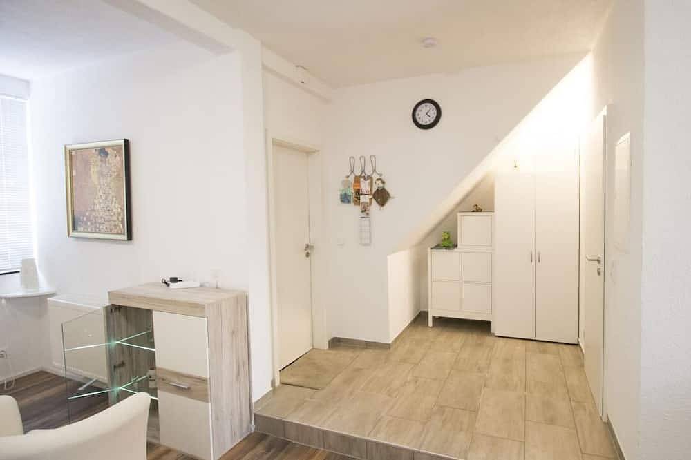 Ganze Wohnung, Neu!Moderne und helle Fewo \"Atelier\" in Alsfeld, Vogelsberg Region