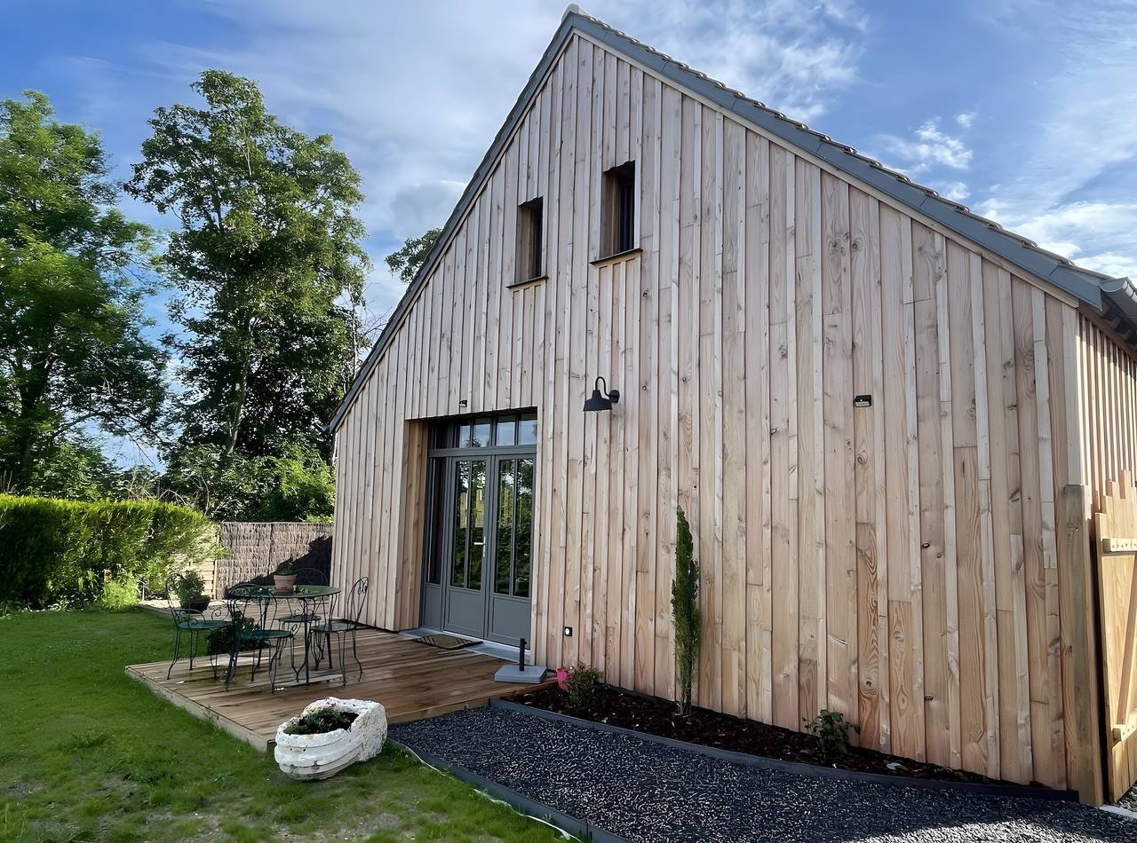 Holiday Home 'L'ancien Atelier' with Private Terrace, Wi-Fi and Air Conditioning in Muides-sur-Loire, Blois region
