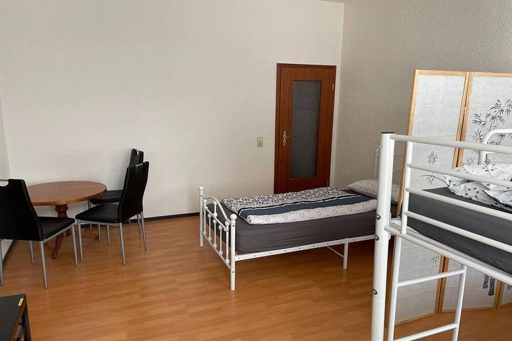 Ganze Wohnung, Studiowohnung, mit Grillplatz im Hof in Eilenburg, Sächsisches Burgen- und Heideland