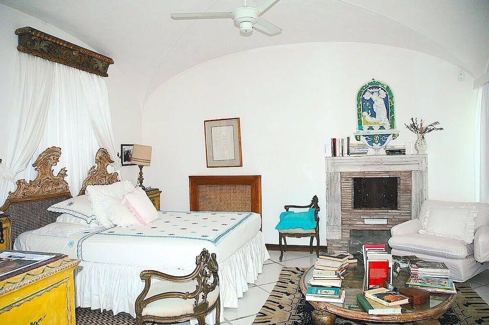 Mare degli Angeli, Splendid Mediterranean Seaside Villa, Gardens, Pool, Almost Heaven in Ansedonia, Orbetello