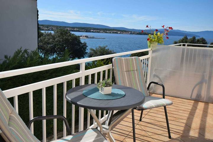 Gehele studio, Studio met terras voor 2 personen in Malinska-Dubašnica, Krk