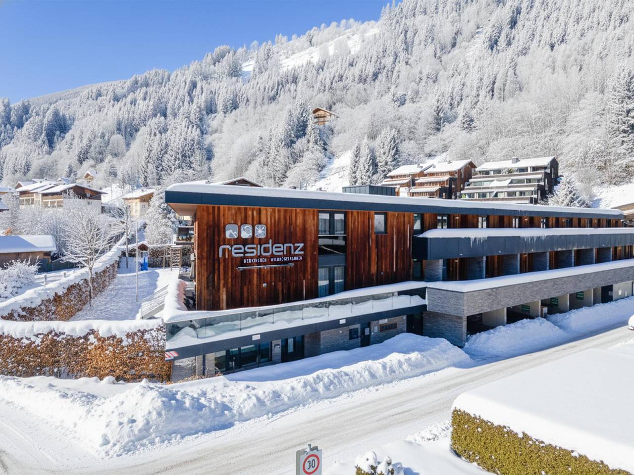 Ganze Wohnung, Stilvolle Ferienwohnung direkt am Skilift in Neukirchen am Großvenediger, Pinzgau