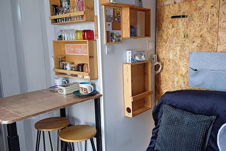 Gîte pour 2 personnes, avec terrasse ainsi que jardin et piscine, animaux acceptés à Quissac - 3
