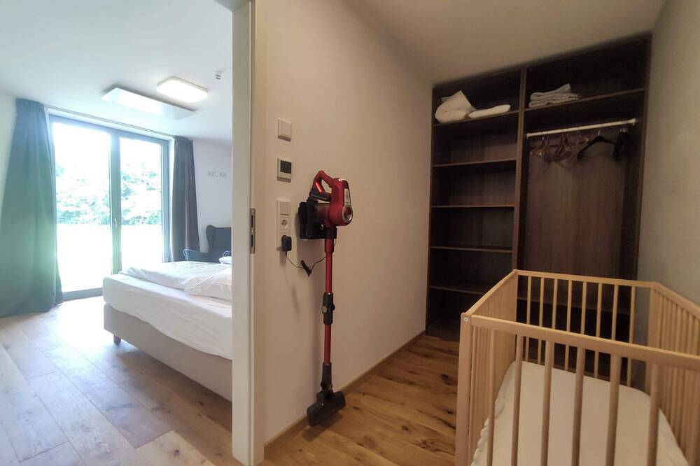 Ganze Wohnung, Erdhausapartment Ost \"Die außergewöhnlich und besondere Unterkunft\" in Wiesentheid, Fränkisches Weinland