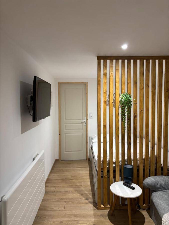 Gîte pour 2 personnes, avec Terrasse et Vue à Thyez - 3