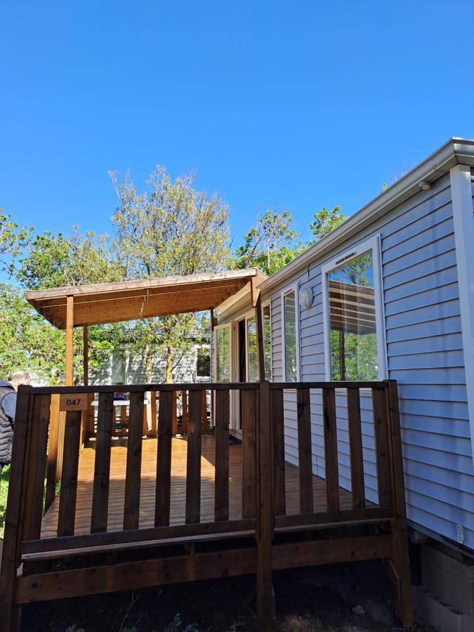 Camping pour 6 personnes, avec bassin pour enfant et terrasse ainsi que vue et piscine, animaux acceptés à Port-la-Nouvelle - 2