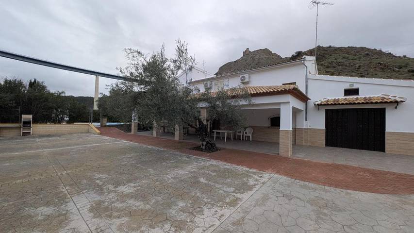 Casa rural para 24 personas, con Balcón y Terraza además de Jardín y Piscina en Alameda - 4