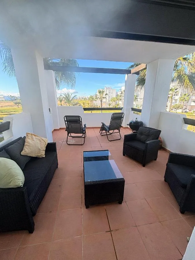 Apartamento de vacaciones para 4 personas, con jardín además de piscina y vistas - 1