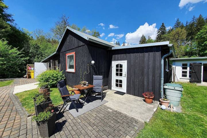 Ferienwohnung für 2 Personen, mit Terrasse und Garten in Elend