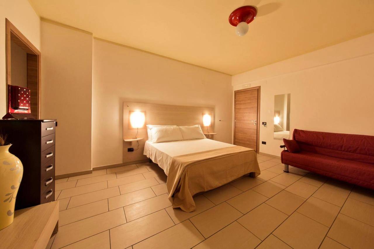 Longomare in Corigliano-Rossano, Golfo di Taranto